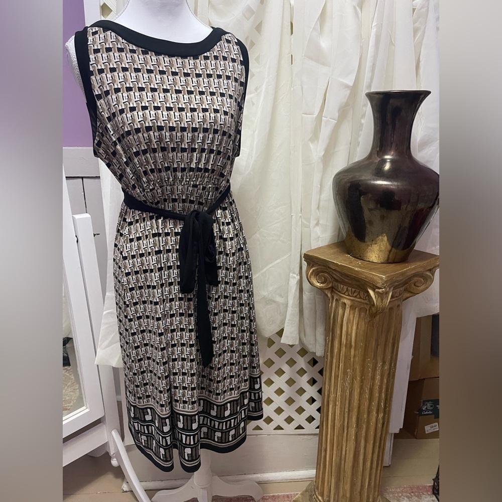 212 COLLECTION Black and White Sleeveless Dress with Belt